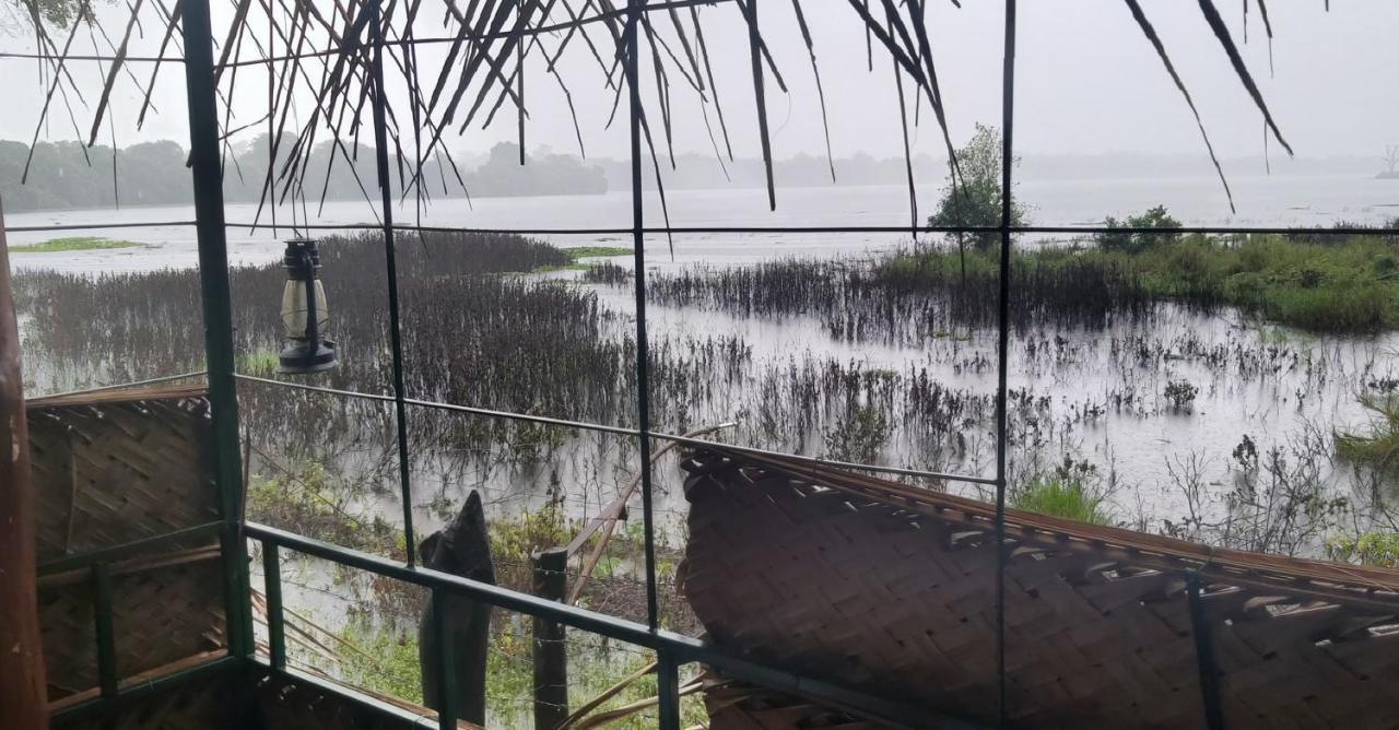 Lake Cabin 波隆纳鲁沃 外观 照片