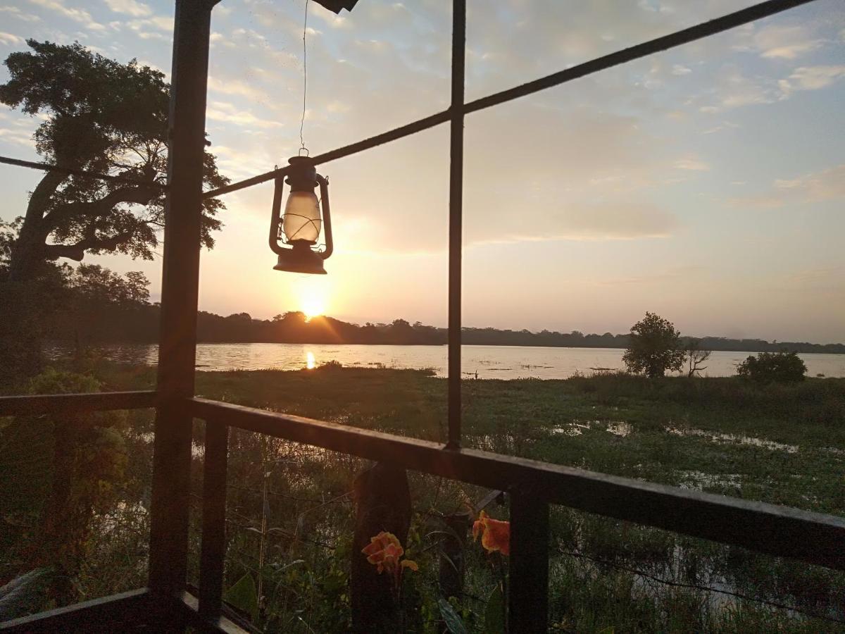 Lake Cabin 波隆纳鲁沃 外观 照片